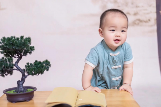 黔东宝宝爱吐奶是什么原因