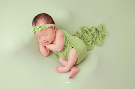 黔东宝宝趴着睡是积食吗 黔东宝宝趴着睡是积食吗